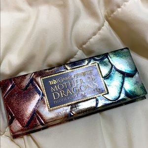 Urban Decay: Game of Thrones Highlight Palette